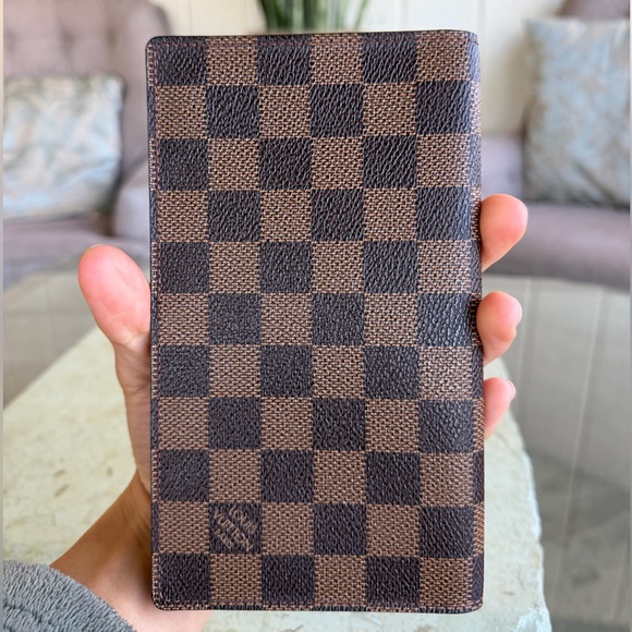 Like New Louis Vuitton Damier Ebene Check Holder - Picture 2 of 10